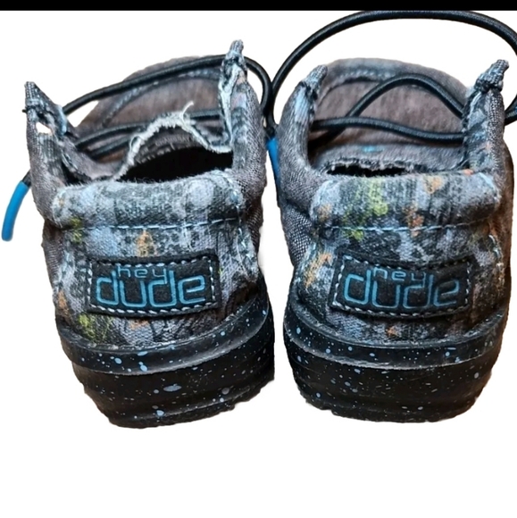 Hey Dude Boys Gray And Blue Wally Youth Loafer Chambray Shoes K5 - Picture 4 of 11